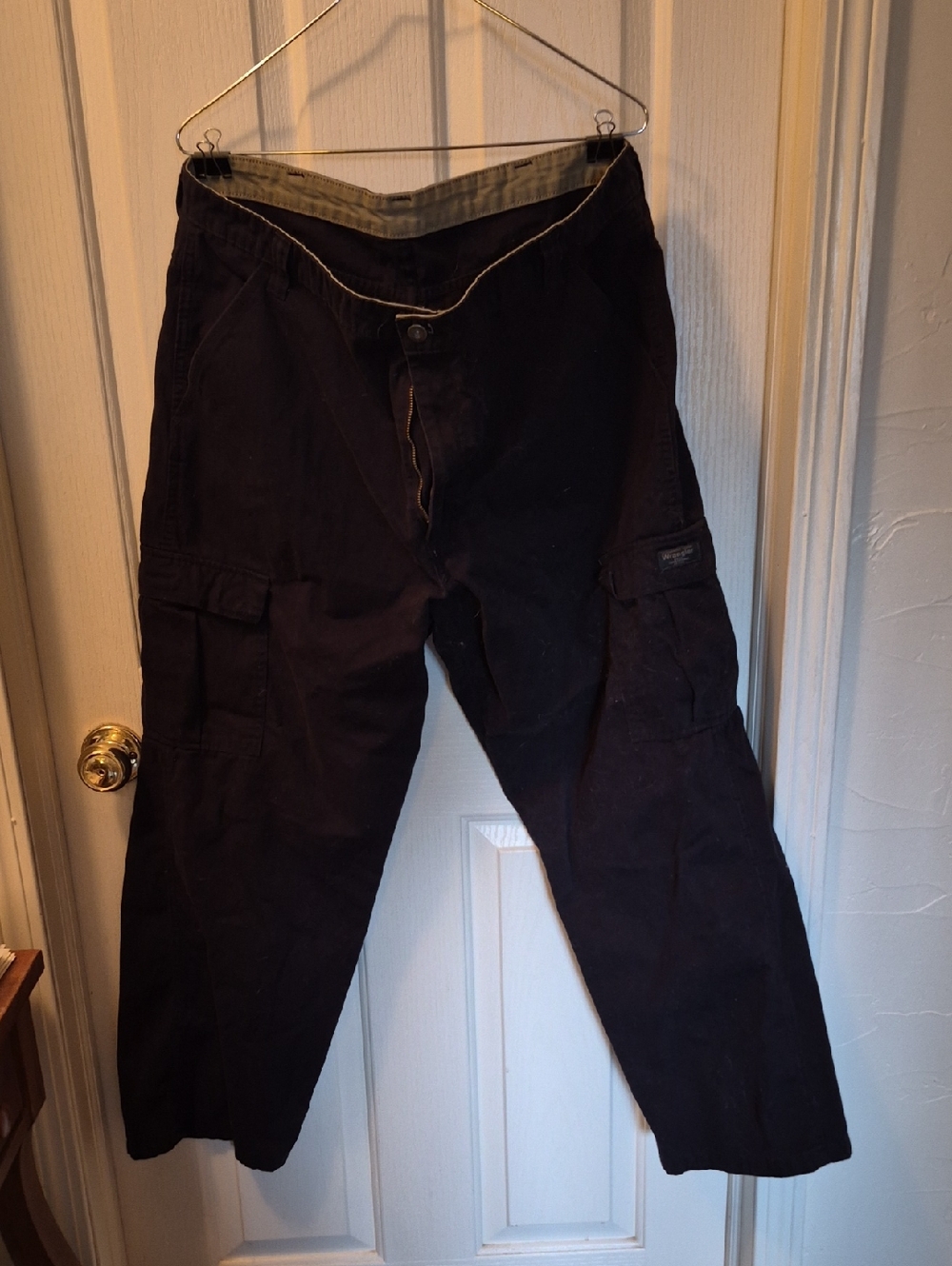 Wrangler Black Cargo Pants - Utility Pocket Style
